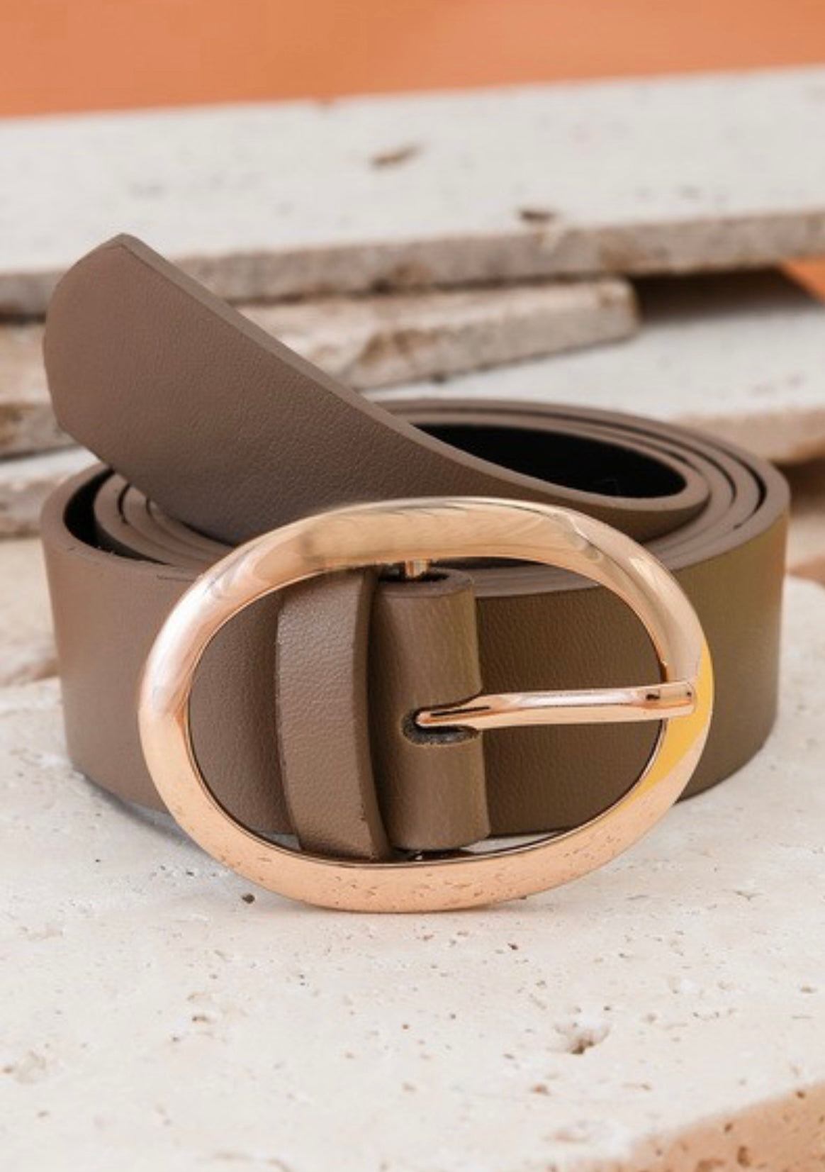 Classic Oval Buckle Belt