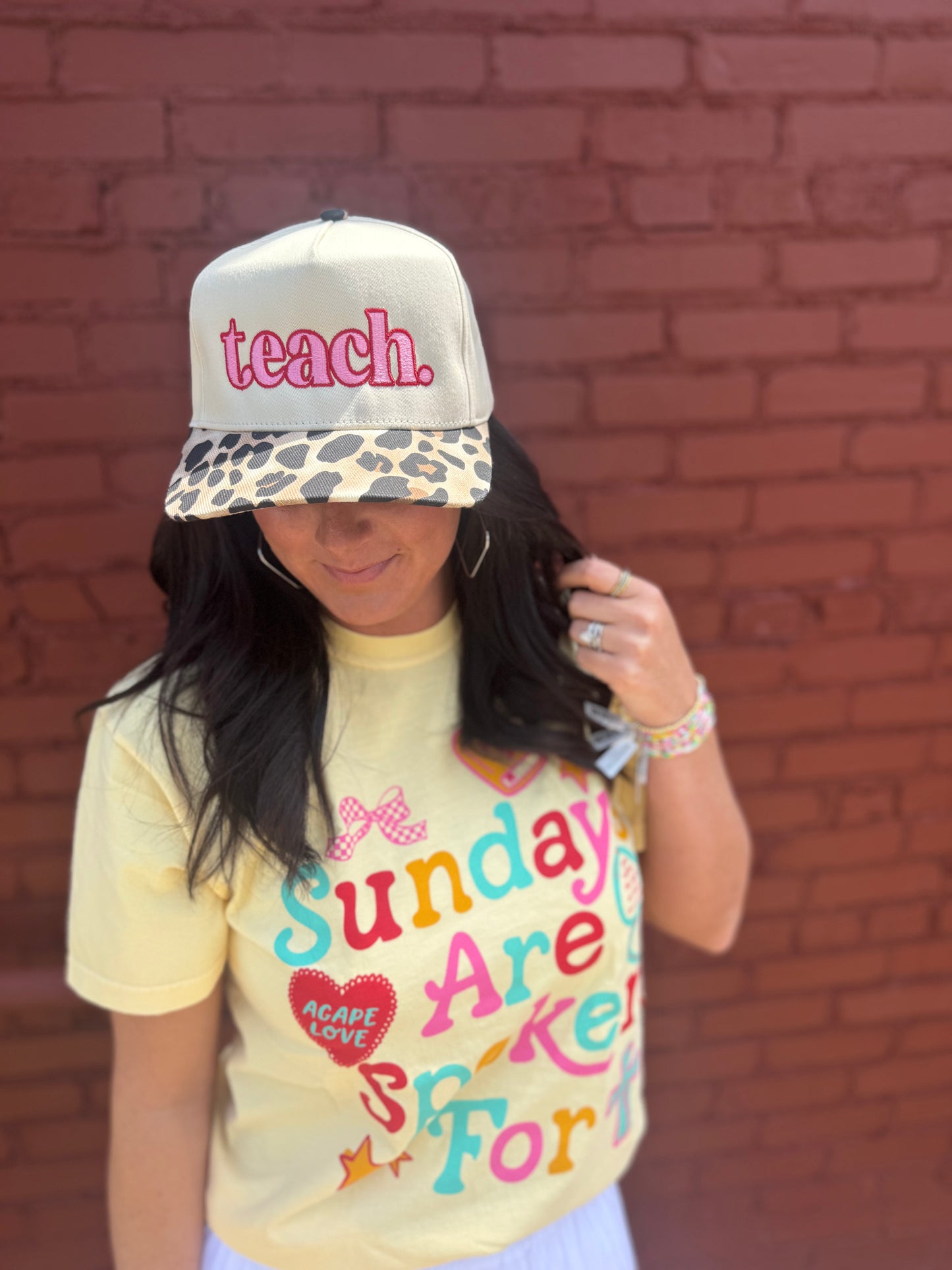 teach. Hat